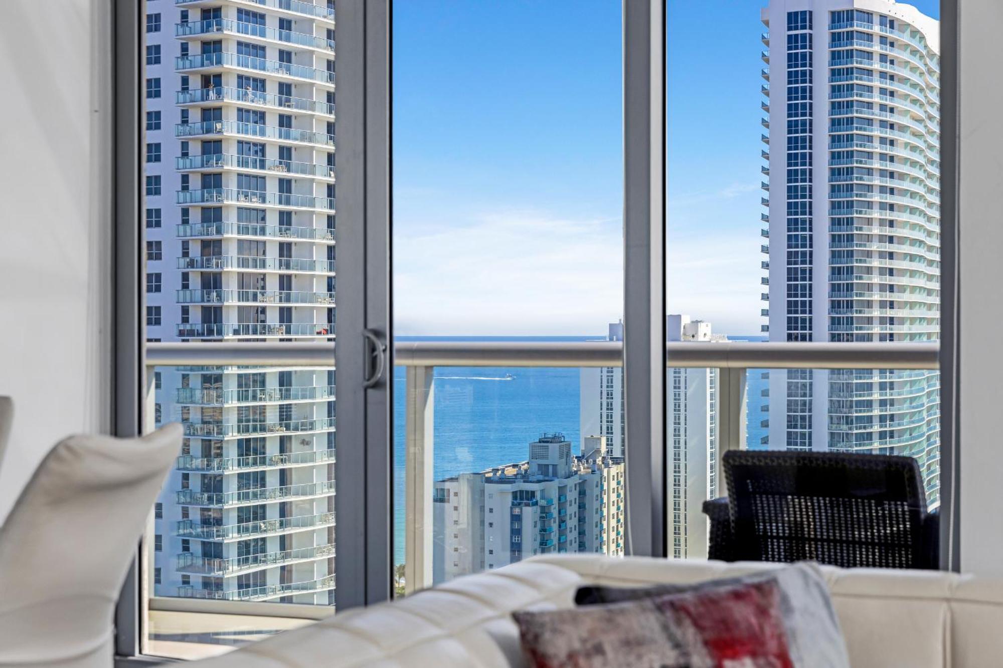 Resort-Style Living With Direct Ocean Views - 3Br Beauty Hallandale Beach Exteriér fotografie